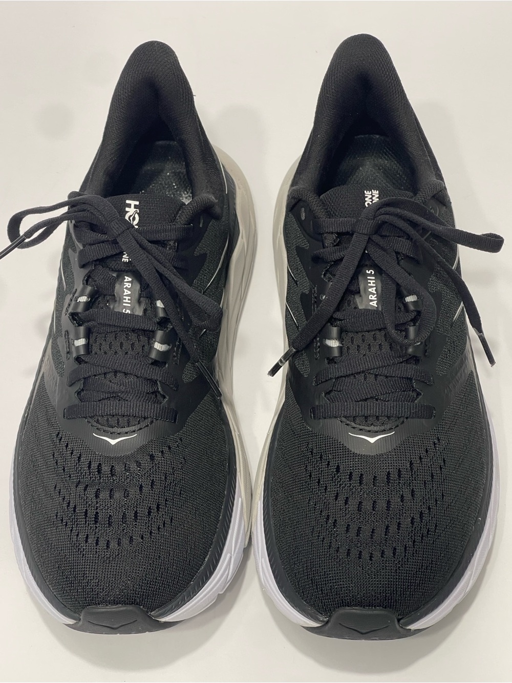 Hoka One One Women’s Black with White Sole Arahi 5 Stability Running Shoes Size8